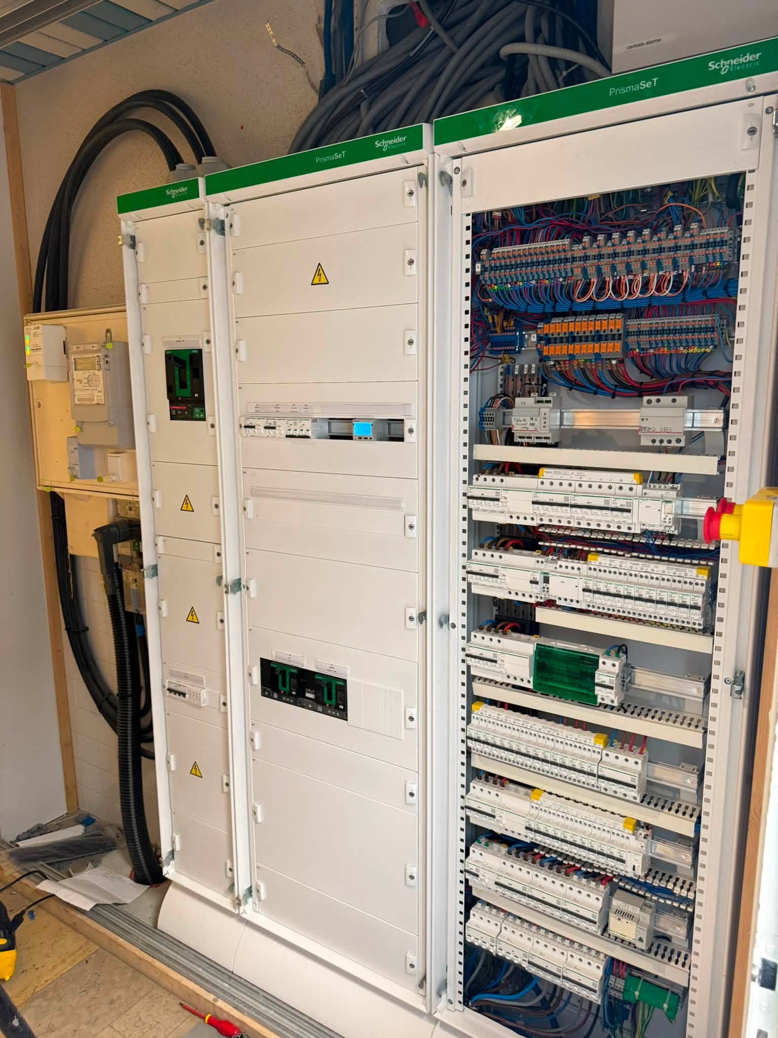Remplacement d’une armoire électrique Tarif Jaune
